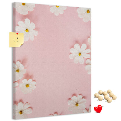 Bedruckte Korkplatte mit rosa Hintergrund und weißen Gänseblümchen