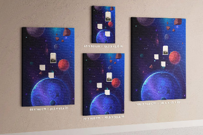 Bedruckte Korkplatte mit Weltraumlandschaft aus Planeten und Asteroiden