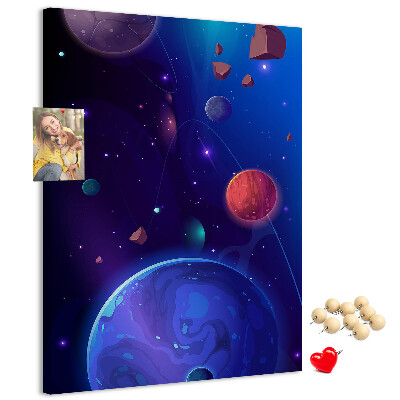 Bedruckte Korkplatte mit Weltraumlandschaft aus Planeten und Asteroiden
