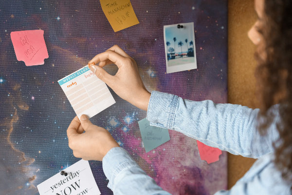 Kork Pinnwand mit Motiv kosmischer Nebel voller Sterne
