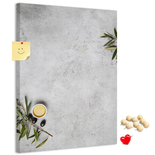 Pinnwand mit minimalistischem Hintergrund und olivgrünem Akzent