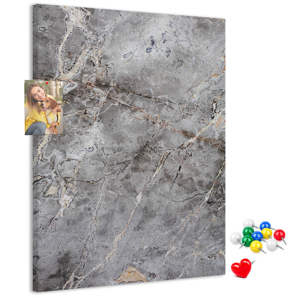 Pinnwand in grauem Marmor-Design mit feinen Adern
