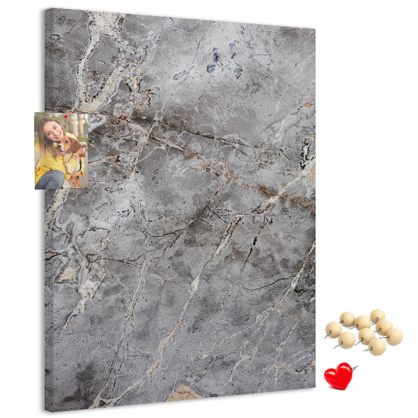 Pinnwand in grauem Marmor-Design mit feinen Adern