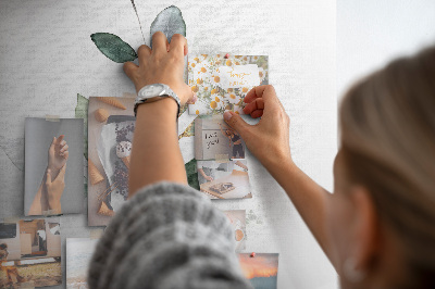 Kork-Pinnwand mit Motiv zarte Blätter in Grüntönen