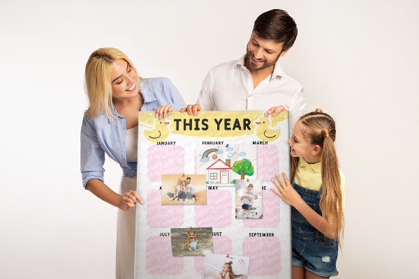 Pinnwand mit fröhlichem Vogelmotiv als Kalender
