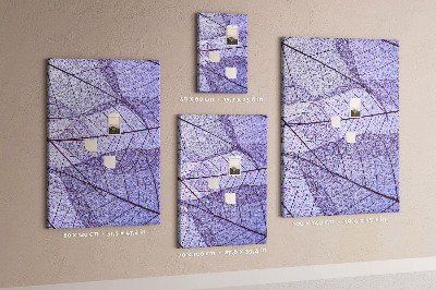 Bedruckte Korkplatte mit Motiv zarte Blätter in Violetttönen