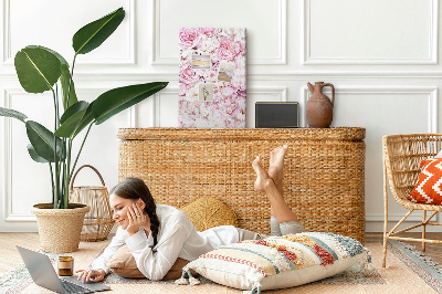 Kork-Pinnwand mit Motiv aus rosa Blüten in zarter Farbkombination