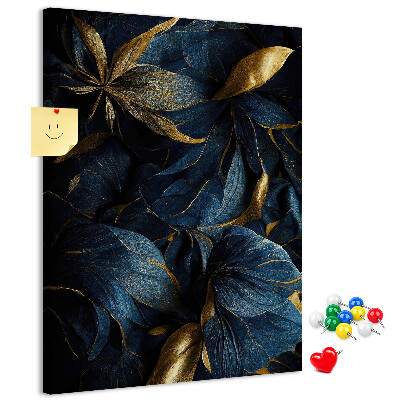 Bedruckte Korkplatte mit goldenen Blättern auf dunklem Hintergrund