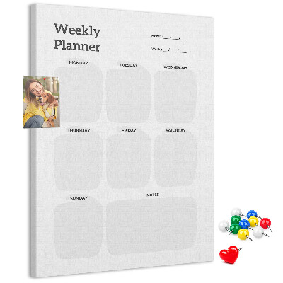Wochenplaner mit leeren Feldern zur Wandmontage