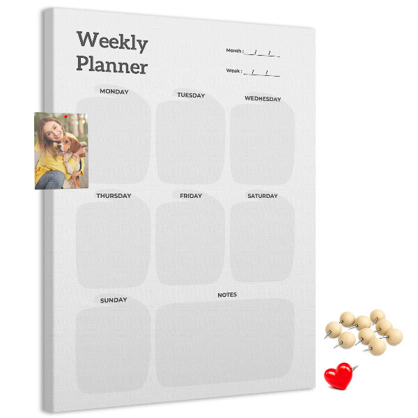 Wochenplaner mit leeren Feldern zur Wandmontage