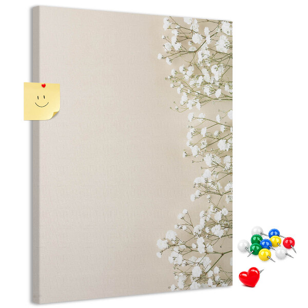 Pinnwand mit Motiv zarte Blüten auf neutralem Hintergrund
