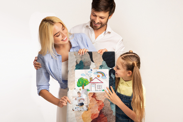 Korkplatte mit Druck mit abstraktem Fleckenmotiv in gedeckten Farben