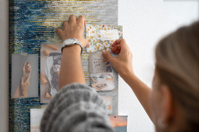 Kork-Pinnwand mit Motiv Goldene Linien vor dem blauen Meer