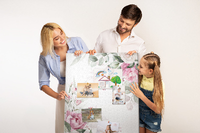 Bedruckte Korkplatte mit Blumenmuster in zarten Rosatönen