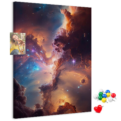 Kork-Pinnwand mit Motiv kosmische Phänomene in einer farbenprächtigen Galaxie