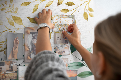 Pinnwand mit Motiv goldene Blätter auf hellem Hintergrund