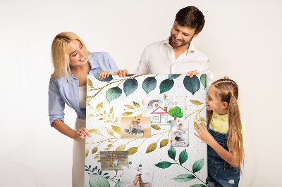 Pinnwand mit Motiv goldene Blätter auf hellem Hintergrund