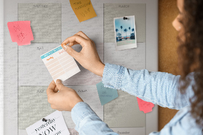 Bedruckte Korkplatte Jahresplaner im minimalistischen Design
