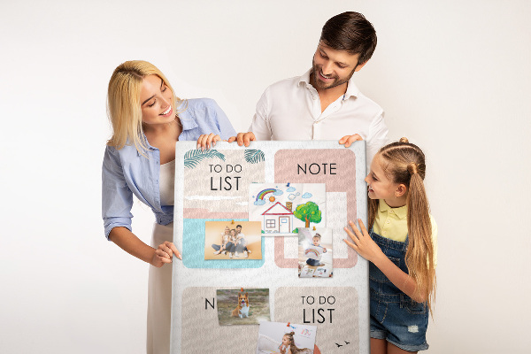 Korkplatte mit Aufdruck Sommer-To-Do-Liste und Notizen