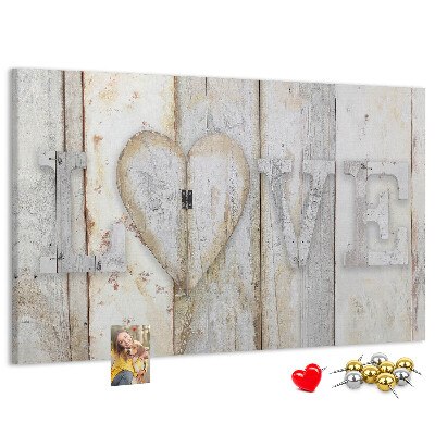 Korkbild mit dem Wort Liebe als Holzplakette