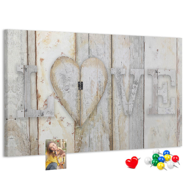 Korkbild mit dem Wort Liebe als Holzplakette