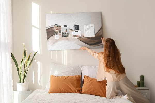 Bild mit Korkrückwand Wellen in Braun- und Beigetönen