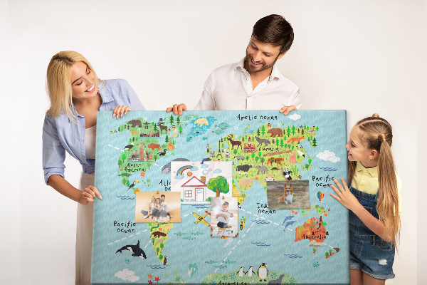 Korktafel bunte Weltkarte mit Tieren und Kontinenten