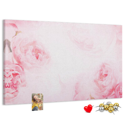 Korktafel mit Motiv zarte rosa Blüten auf hellem Hintergrund