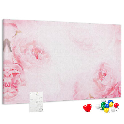 Korktafel mit Motiv zarte rosa Blüten auf hellem Hintergrund