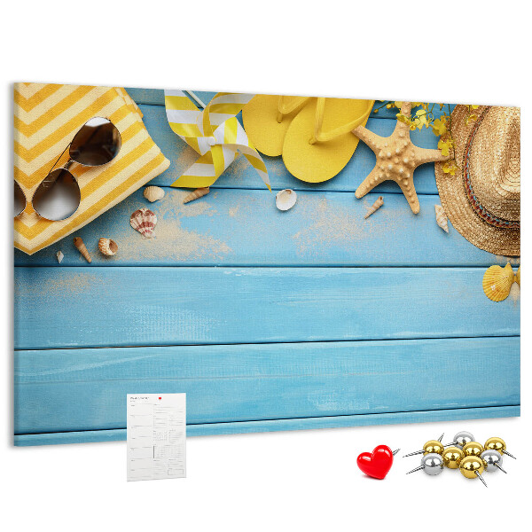 Wandbild mit Korkrückwand Sommer am Strand mit farbenfrohen Accessoires