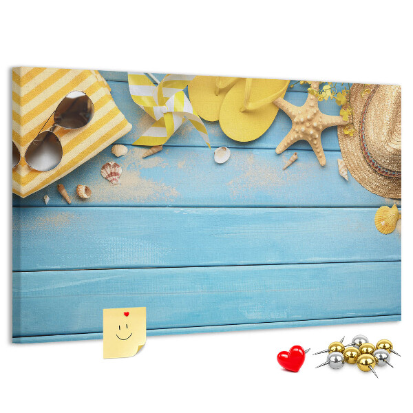 Wandbild mit Korkrückwand Sommer am Strand mit farbenfrohen Accessoires