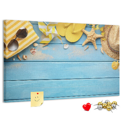 Wandbild mit Korkrückwand Sommer am Strand mit farbenfrohen Accessoires