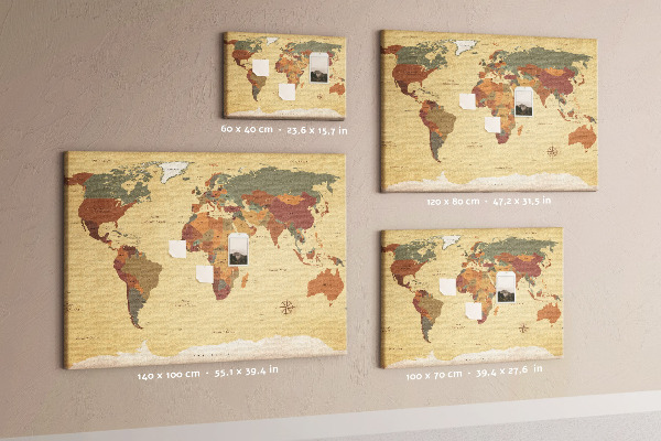 Korktafel mit Motiv einer antiken Weltkarte in gedeckten Farben