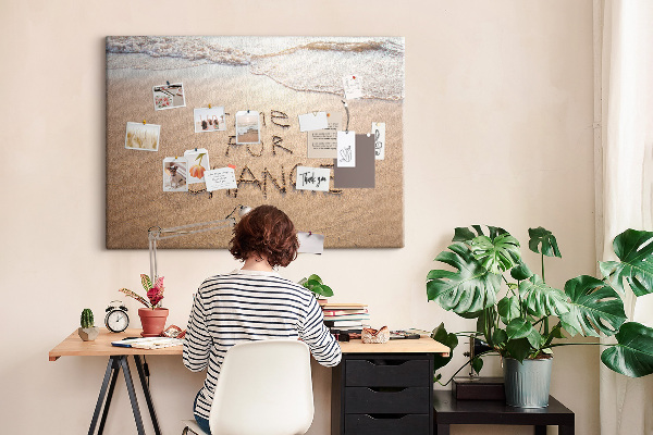Bild mit Korkrückwand mit dem Motiv Veränderungen, die in den Strandsand geschrieben stehen