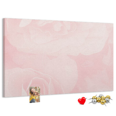 Korkbild mit zarten rosa Rosen im Hintergrund