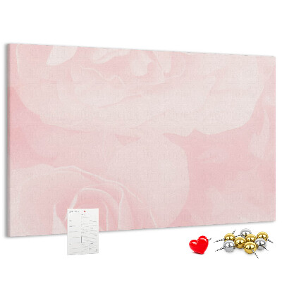 Korkbild mit zarten rosa Rosen im Hintergrund