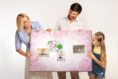 Bild mit Korkrückwand mit Motiv von zarten rosa Rosen