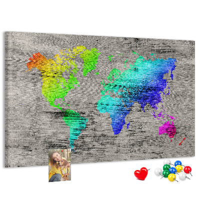 Weltkarte mit Korkrückwand bunte Ausführung auf grauem Hintergrund