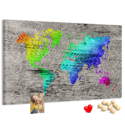 Weltkarte mit Korkrückwand bunte Ausführung auf grauem Hintergrund