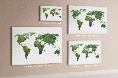 Grüne Weltkarte mit Vegetation mit Korkrückwand
