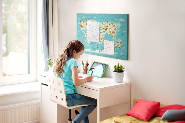 Korktafel Weltkarte mit Wildtieren
