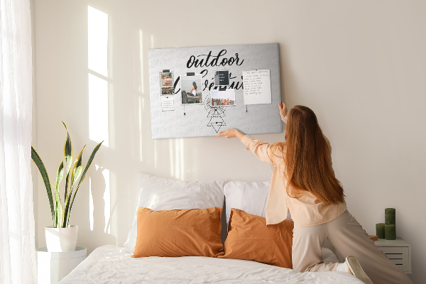 Bilder mit Korkrückwand mit Outdoor-Abenteuer-Symbolen