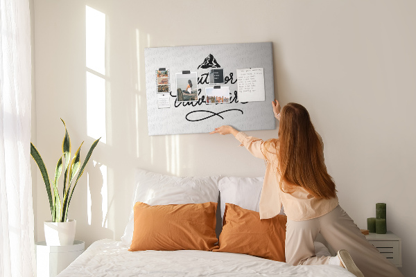 Bild mit Korkrückwand Motiv Outdoor-Abenteuer mit Bergen
