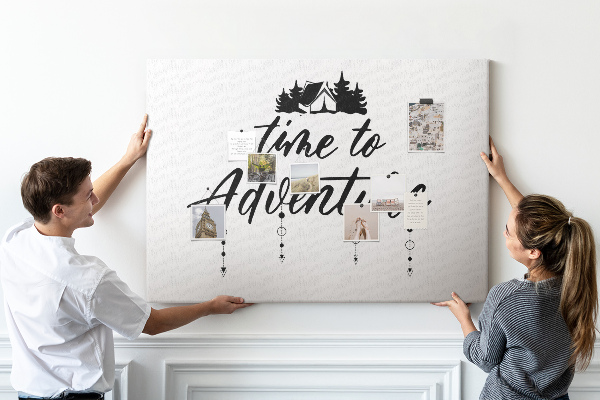Bild mit Korkrückwand Motiv Zeit für ein Abenteuer im Wald