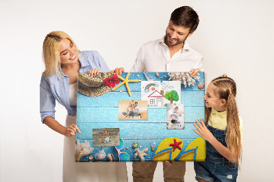 Kork-Pinnwand mit Motiv Sommerurlaub am Strand und Accessoires