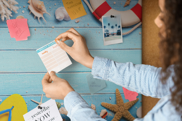 Bilder mit Korkrückwand sommerliches Meeresdesign mit Muscheln und Sand