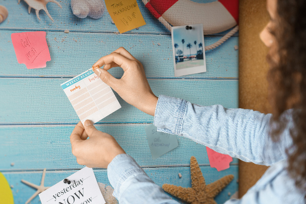 Bilder mit Korkrückwand sommerliches Meeresdesign mit Muscheln und Sand