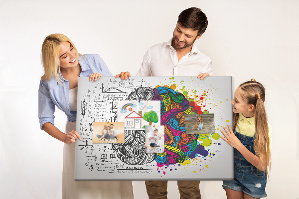 Korkbild mit dem Motiv Verstand und Kreativität in farbenfroher Harmonie