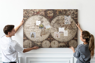Korktafel mit antiker Weltkarte und geografischen Details