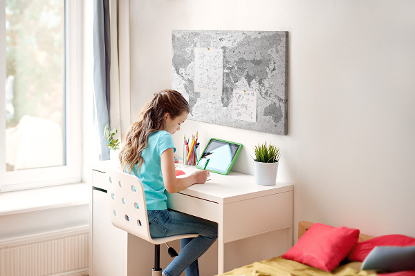 Korktafel detaillierte Weltkarte in Graustufen